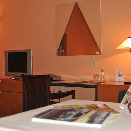 Greenpark Hotel Sint-Pieters-Leeuw Dış mekan fotoğraf